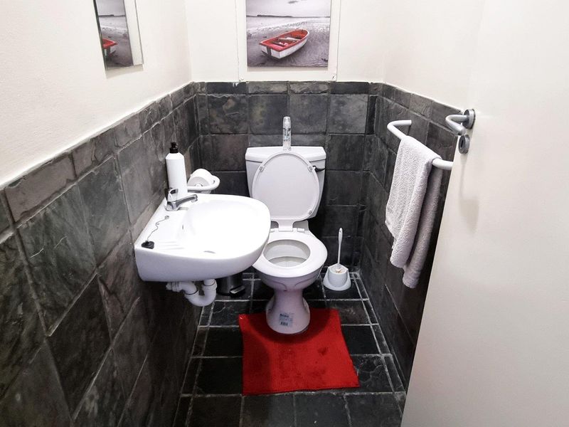 Ground Floor Office in Excellent Condition - Photo 6