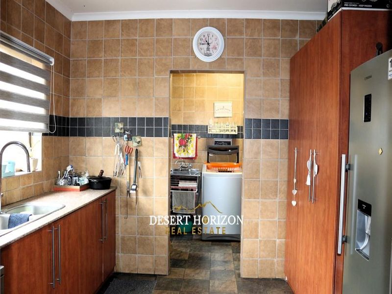 Walvis Bay ,Erongo | Beautiful spacious home with a flat - Photo 7