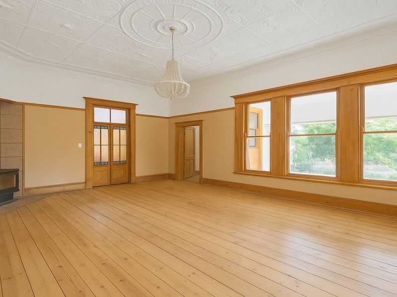 Charming Heritage Home on Spacious Corner Stand in Ladybrand - Photo 5