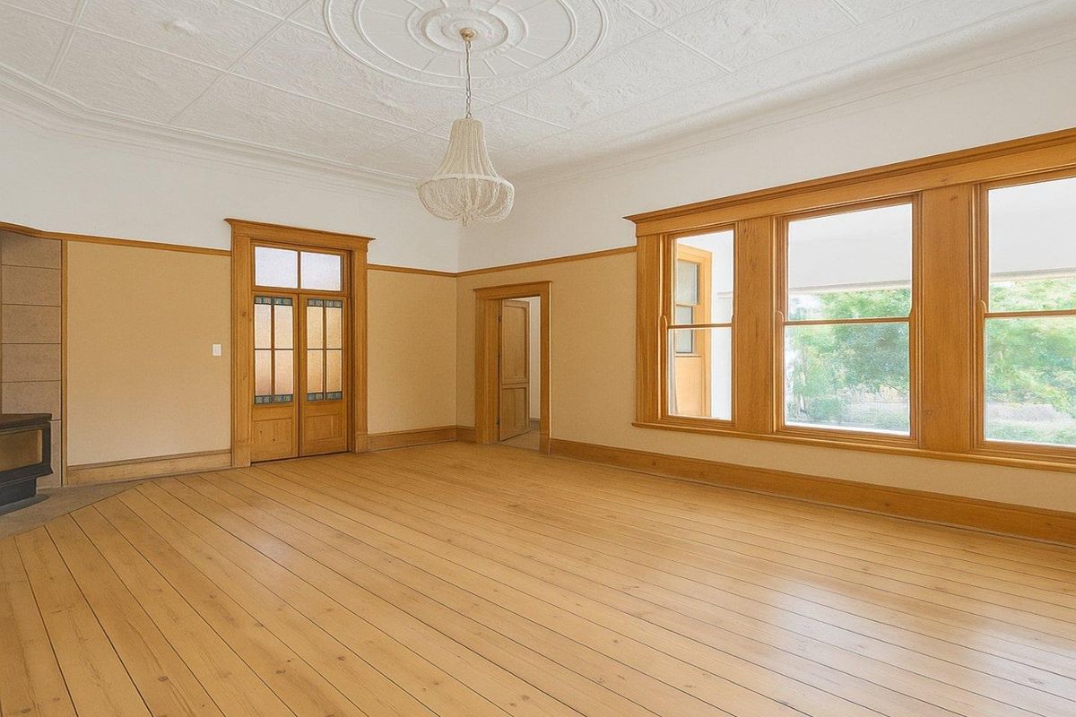 Charming Heritage Home on Spacious Corner Stand in Ladybrand - Photo 5