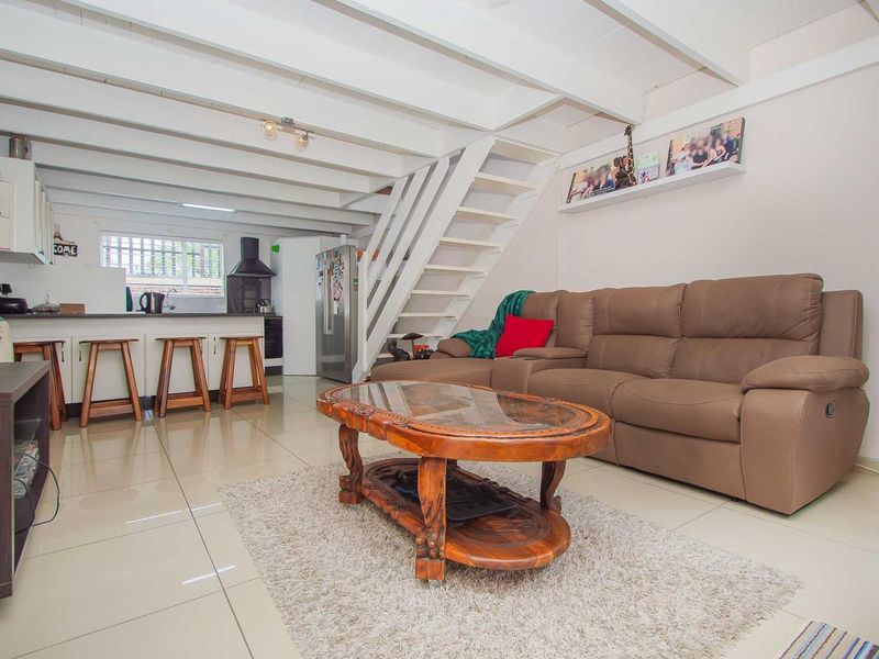 Immaculate Facebrick Wonder - Photo 4