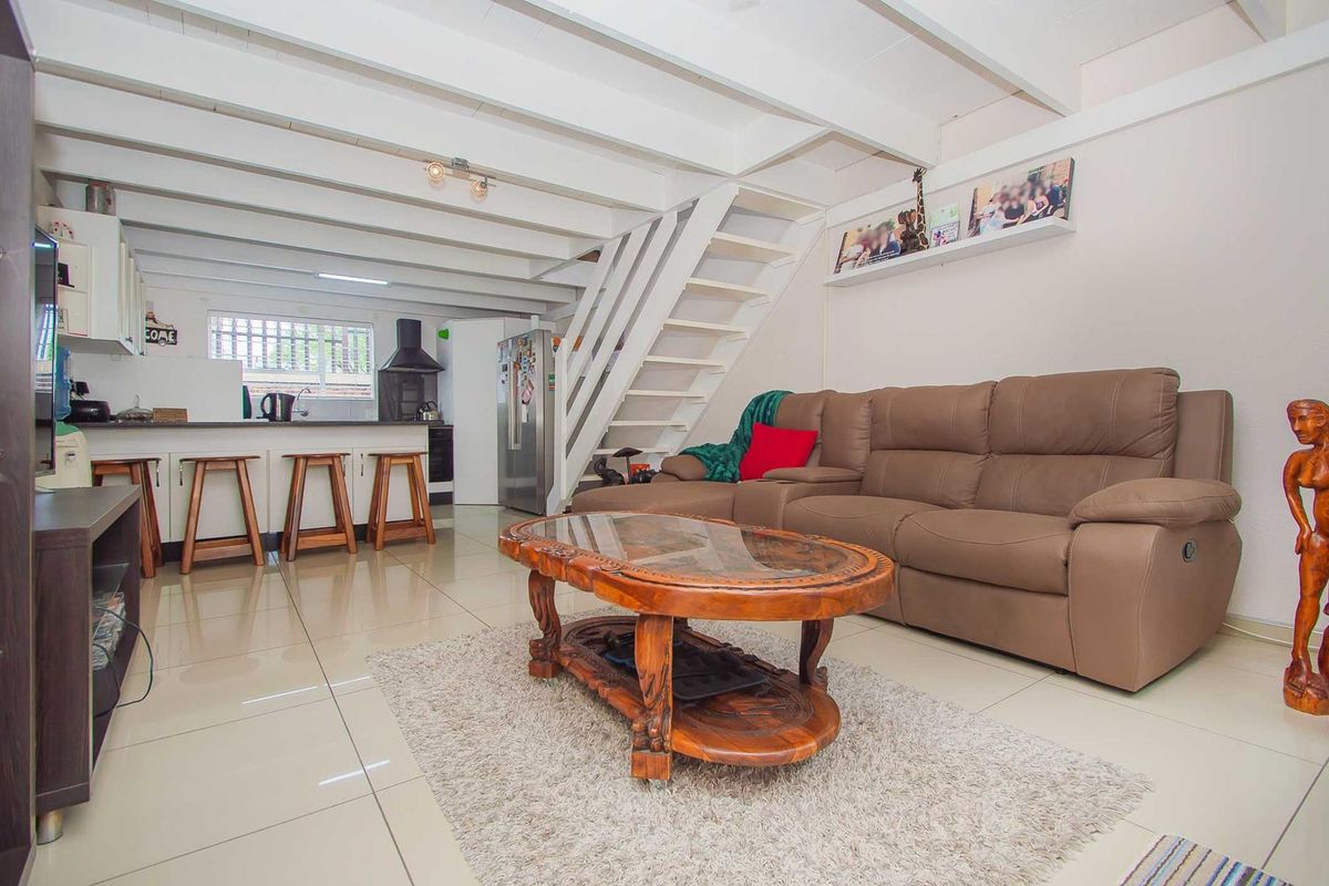 Immaculate Facebrick Wonder - Photo 4