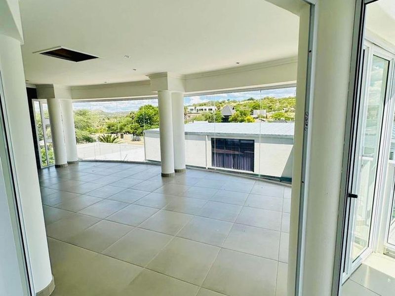 Beautiful 4-Bedroom House For Sale - KLEIN WINDHOEK - Photo 9