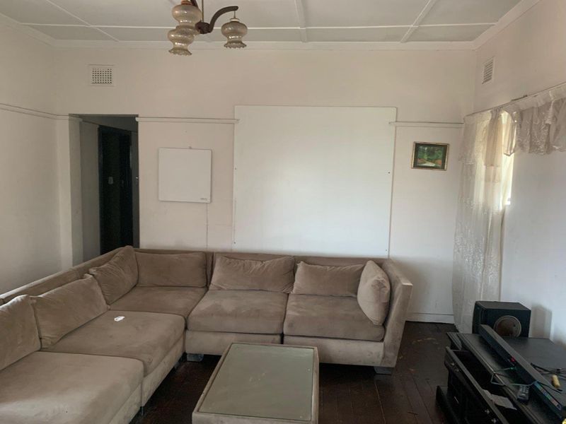 Charming Multi-Unit Property with Spacious Yard - Photo 4