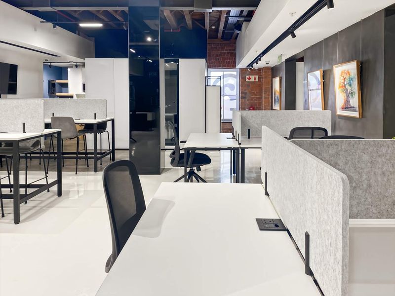 Book serviced office space for businesses of all sizes in Regus The Foundry. - Photo 4
