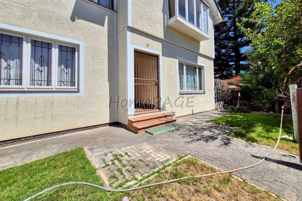 Lagoon, Walvis Bay:  Large Double Storey Home is for Sale - Photo 2