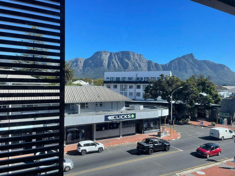 213.7m2  to Let | Southern Suburbs - Photo 7