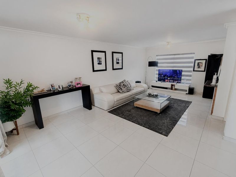 3 Bedroom Townhouse to rent in Wigeheuwel - Photo 3