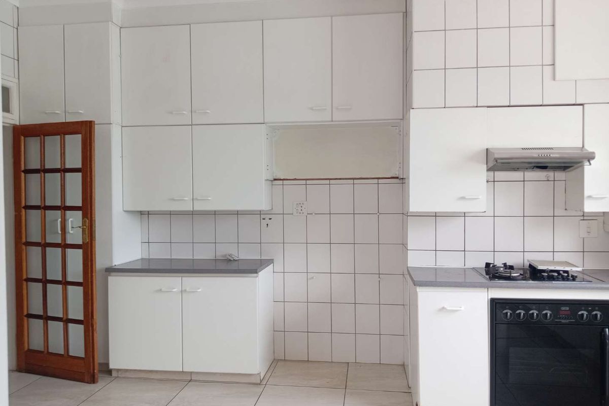 3 Bedroom ,3 Bathroom family home To Let - Photo 3