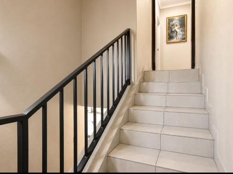A Residence of Distinction - Photo 10