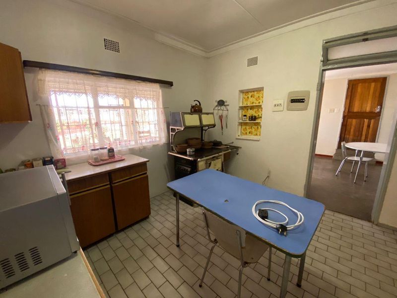 Home with huge erf for sale! - Photo 7