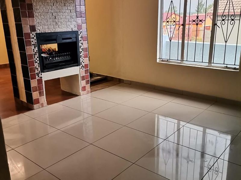 3 BEDROOMS HOUSE FOR SALE - Photo 6