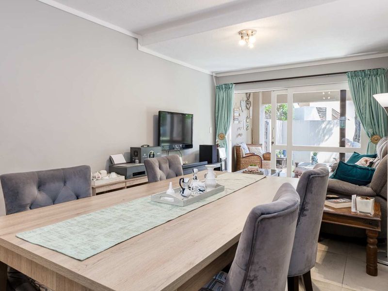 Charming Ground Floor Living with Private Garden in Sibiti Private Estate - Photo 5