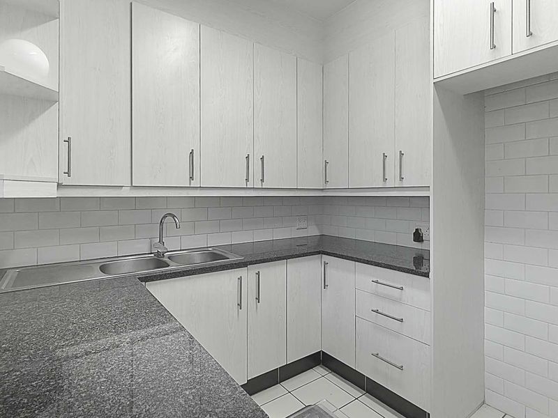 Ground floor 2 Bedroom Apartment with WFH space, Direct Access to Outside Patio and Communal gardens - Photo 9