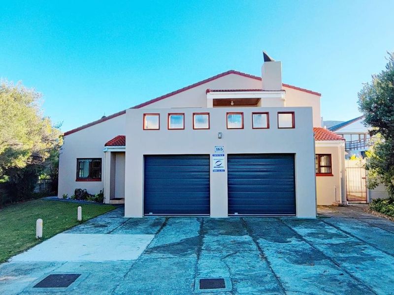 Coastal Paradise Awaits: Your Franskraal Haven Just 100 Meters from the Beach! - Photo 3