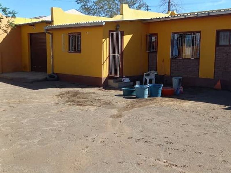 WELL-LOCATED PERFECT STARTER HOME FOR SALE IN KEETMANSHOOP - NAMIBIA - Photo 4