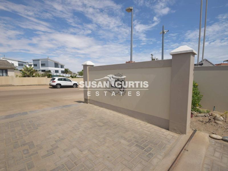 READY TO MOVE IN!! - Photo 6