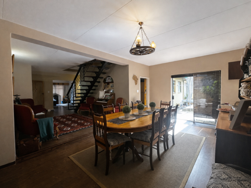 Contemporary Garden Retreat with Flexible Living & Exceptional Space - Photo 6