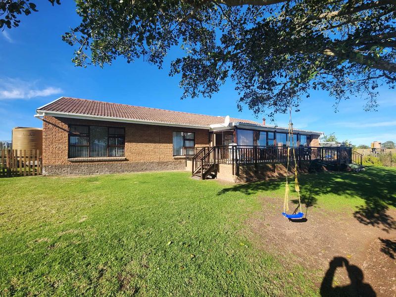 NEAT WELL MAINTAINED WELL LOCATED SMALLHOLDING - Photo 4