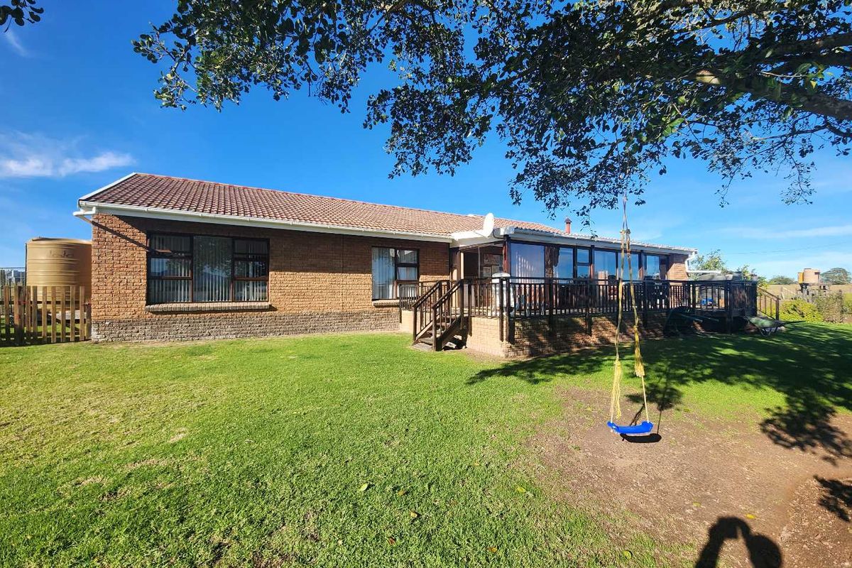 NEAT WELL MAINTAINED WELL LOCATED SMALLHOLDING - Photo 4