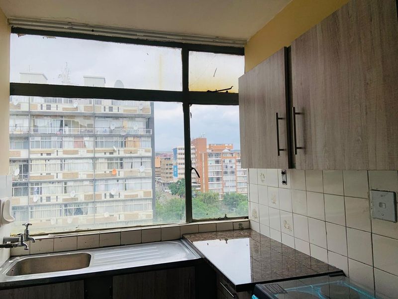 Spacious 2 Bedroom Apartment in Prime Location - Photo 3