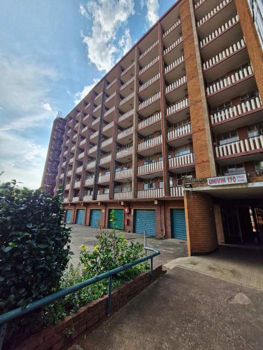 Property #2486369, Apartment Rental Monthly in Weavind Park