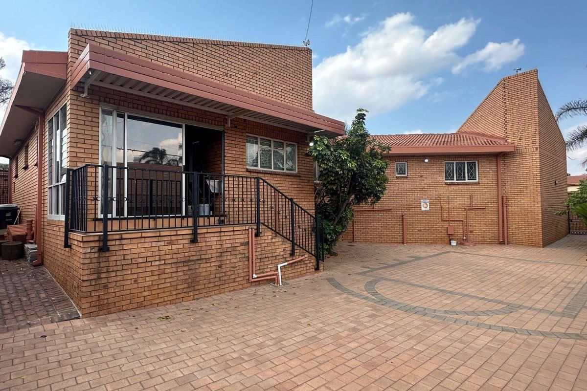 Why settle for less when you can bring your family in this unbelievable home. - Photo 5