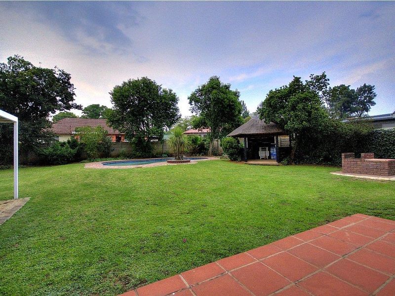 Excellent neighborhood! - Photo 6