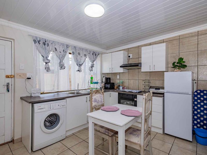 La Bella Vida Self Catering Apartments - Photo 3