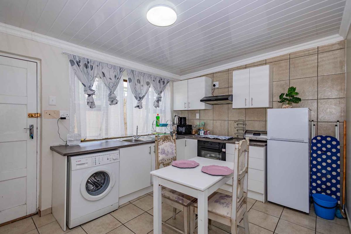 La Bella Vida Self Catering Apartments - Photo 3