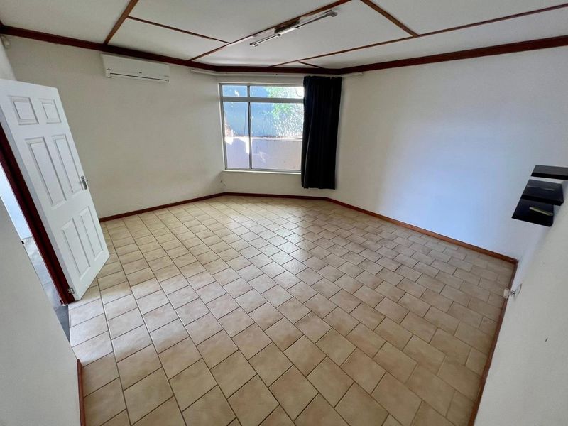 Eros- For Sale- N$5 200 000 - Photo 6