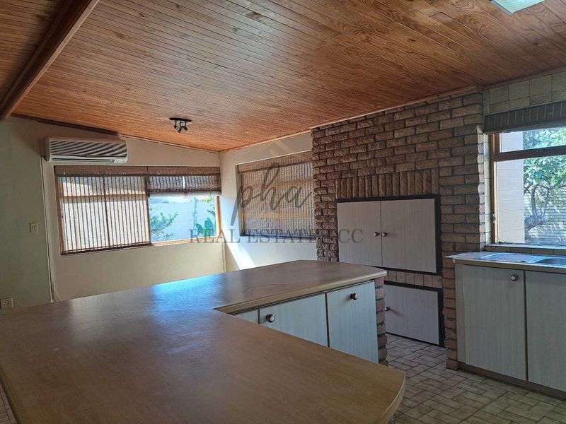 4 Bedr Family home with pool for sale in Walvis Bay for N$2 950 000.00 - Photo 8