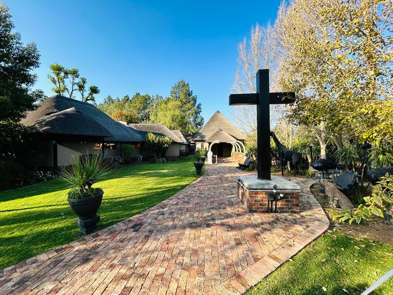 Invest in Luxury - Photo 10