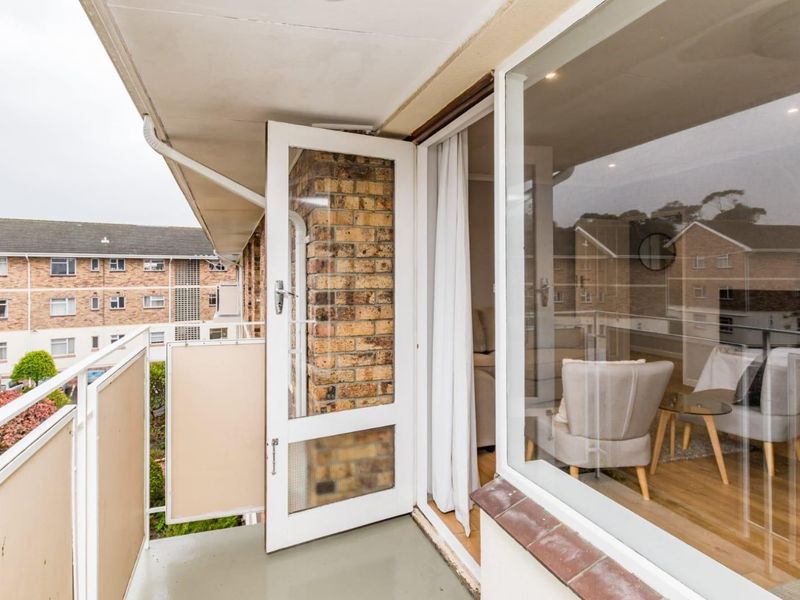 Spacious 2 bedroomed apartment in Kenilworth - Photo 5