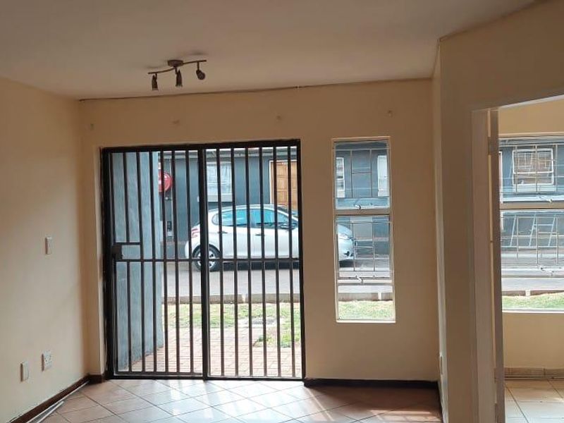 Charming 2-Bedroom Apartment for Sale: Ideal Investment Opportunity - Photo 4