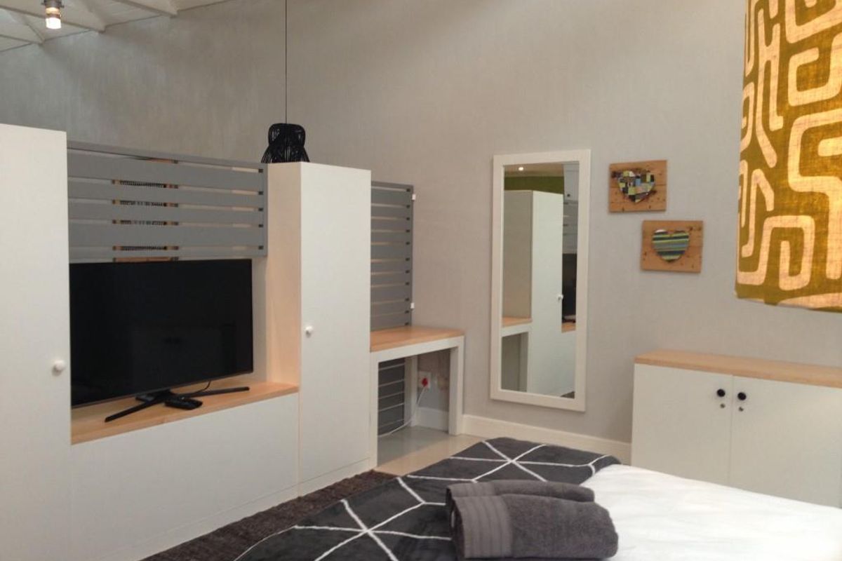 LIVING AT “THE WATER CUBE” - Photo 4