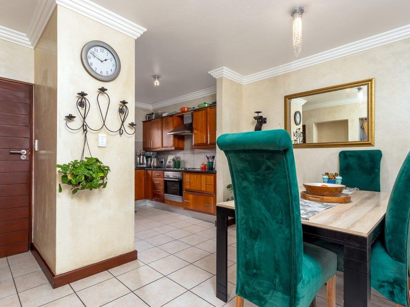 3 Bedroom House for Sale in Dainfern - Photo 4