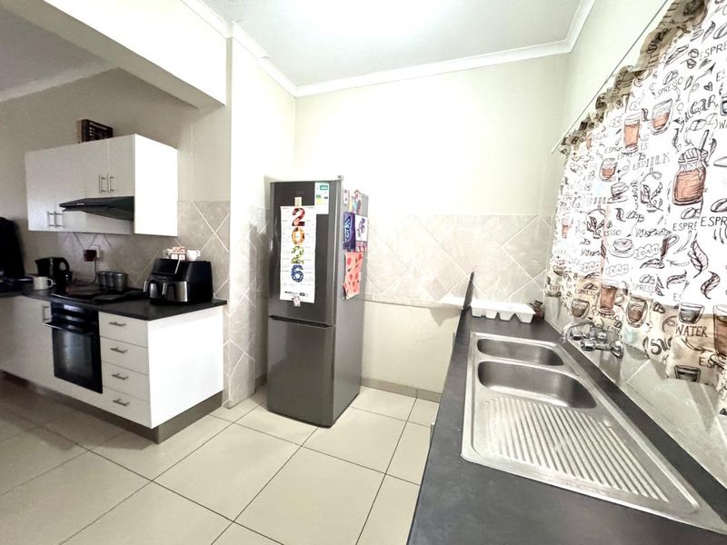 Sectional Titile Unit For Sale In Hochland Park - Photo 10