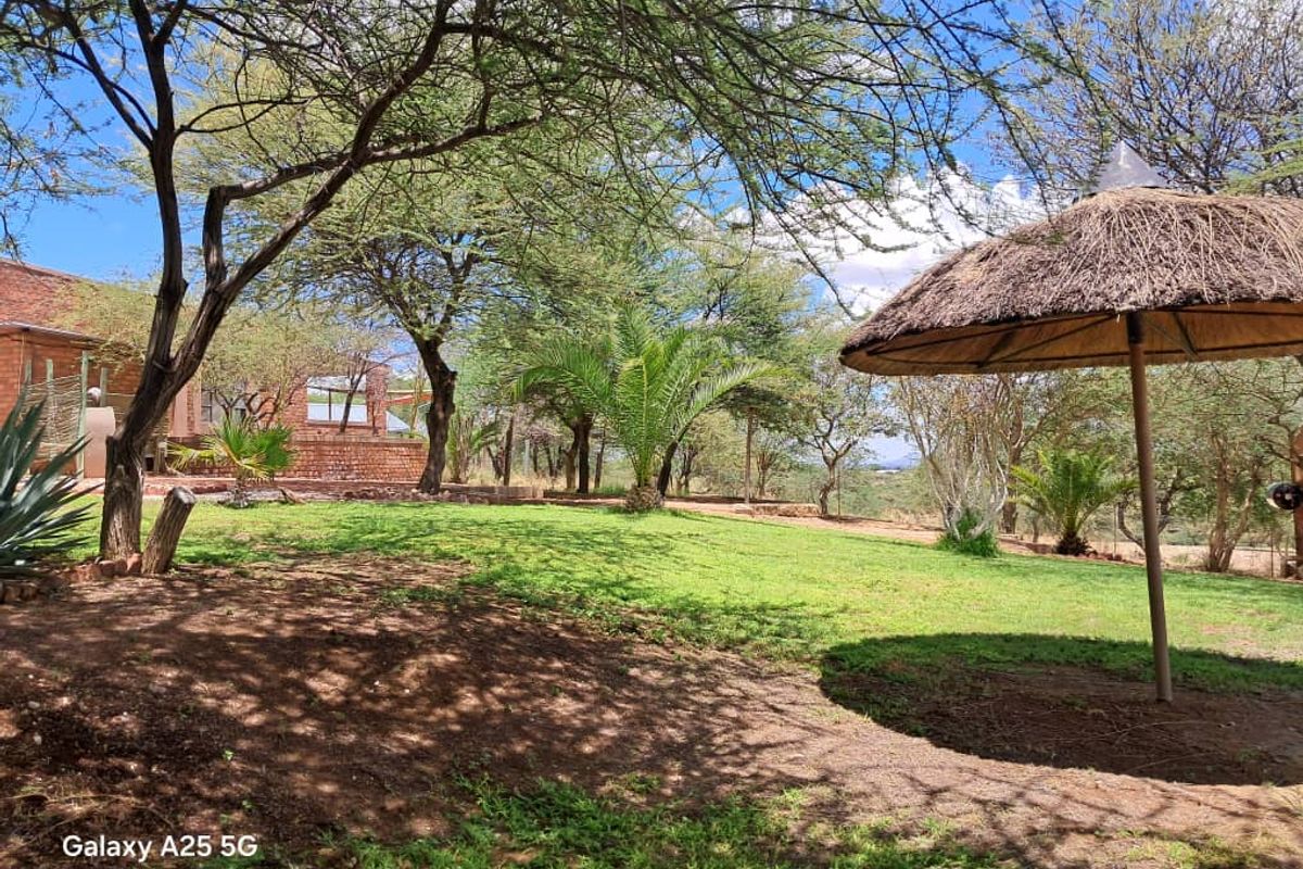 Expansive 25-Hectare Lodge for sale: Perfect for Business or Pleasure! - Photo 3