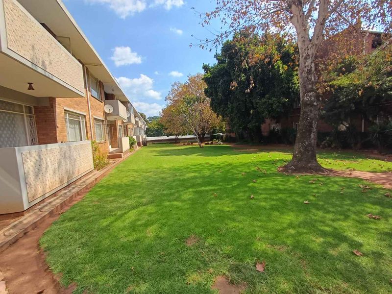 Savoy Estate,2 Bed Townhouse - Photo 2