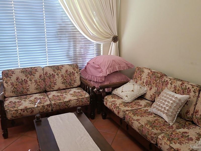 2 Bedroom Groundfloor Apartment - Photo 8