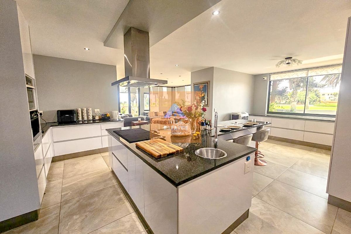 Exceptional Coastal Estate with Ocean & Park Views For Sale in Vineta, Swakopmund - Photo 2