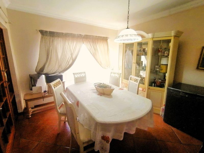 Beautiful Home in a Well maintained Complex - Photo 10