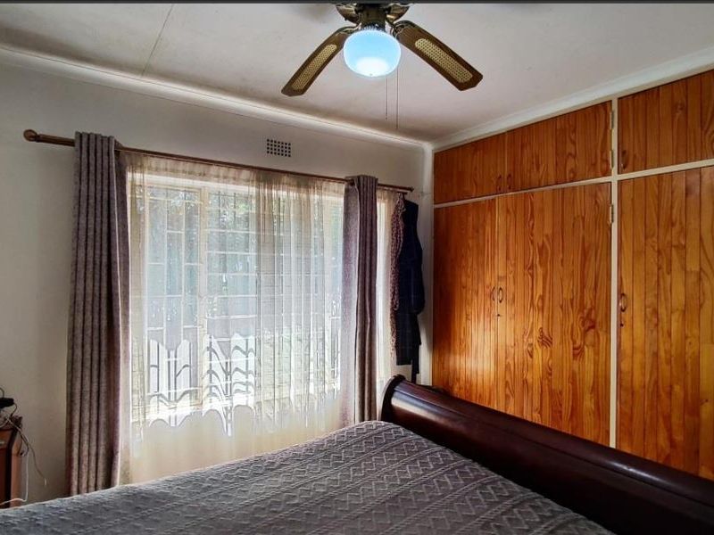 3 bedroom face brick property - Photo 10