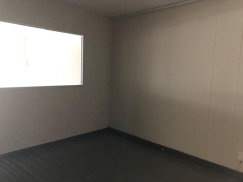 Commercial Unit in Southern Industrial for Sale - Photo 3