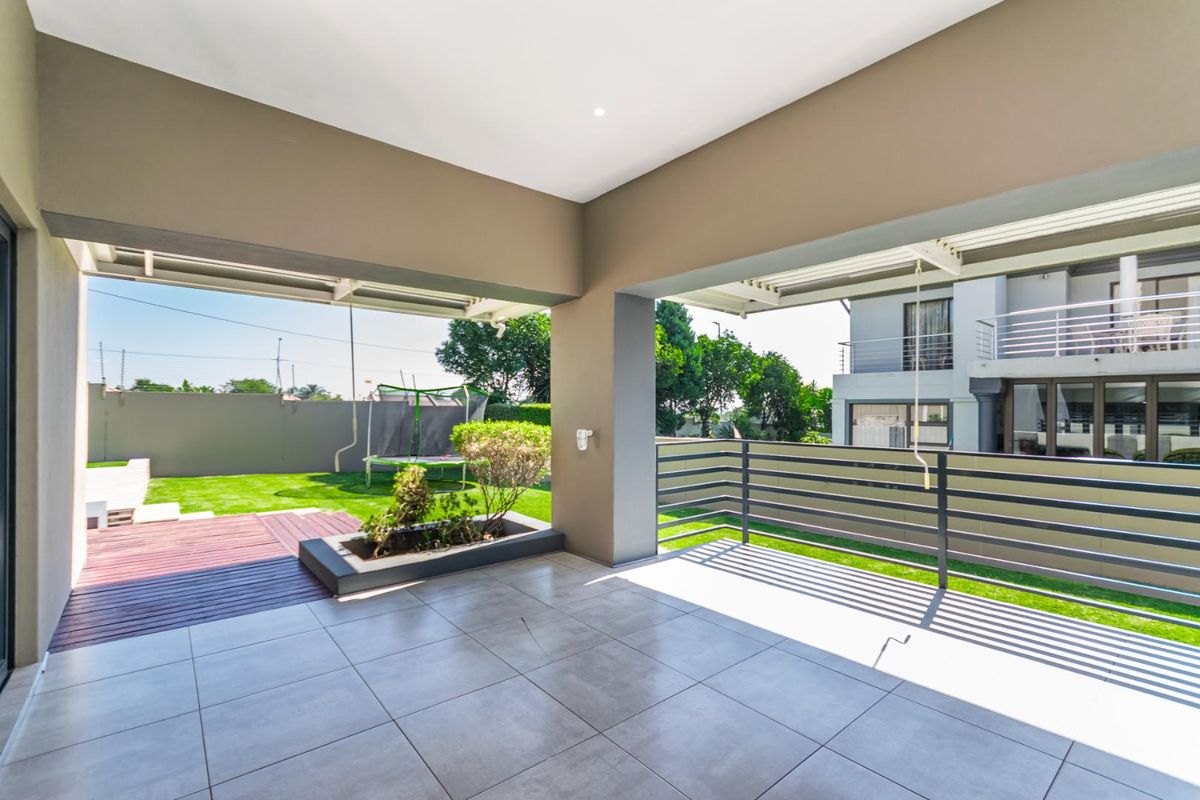 Modern Family Home for Sale – Secure Estate Living - Photo 5