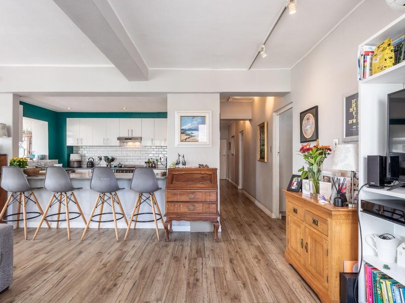 Easy Coastal Living in the Heart of Sea Point - Photo 5