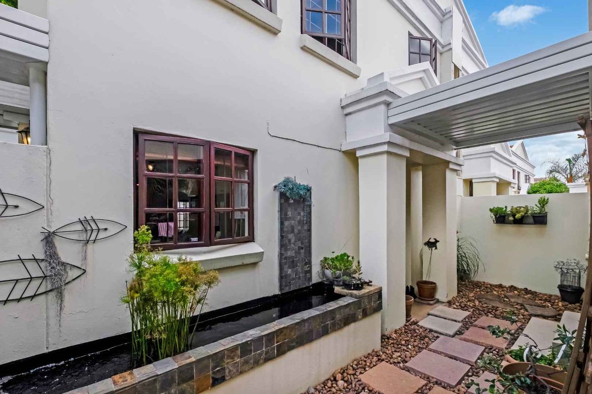 DELIGHTFUL DUPLEX LIVING IN LOVELY LONEHILL WILL LEAVE YOU IN ABSOLUTE AWE - Photo 3