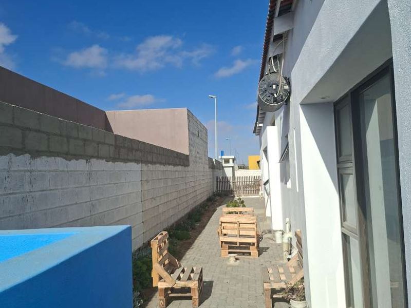 7bedrooms House for sale in Tamariskia with yard space of 1410m2 - Photo 3