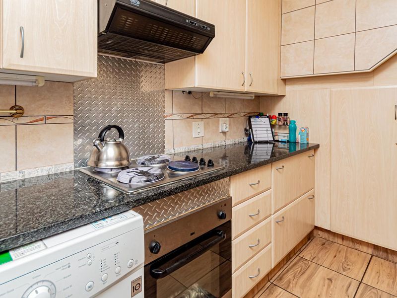 Pet Friendly Charrming Duplex Townhouse for Sale - Photo 8